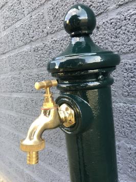 Standbrunnen grün – 78 cm – Aluminium mit Messinghahn